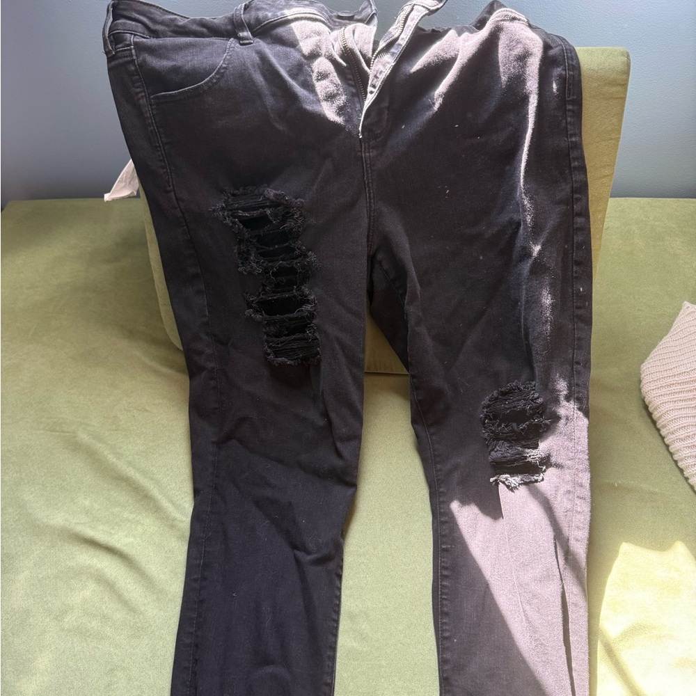 American Eagle Black Distressed Jeans